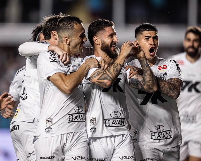 Santos venceu o último clássico contra o Corinthians na Vila Belmiro por 3 a 1. (Foto: Raul Baretta/ Santos FC)