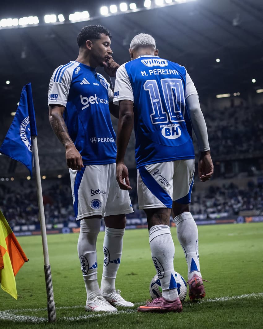 William e Matheus Pereira (Foto: Gustavo Aleixo/Cruzeiro)