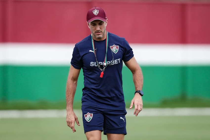 Zubeldía em treinamento do Fluminense (Foto: Marcelo Gonçalves / Fluminense FC)