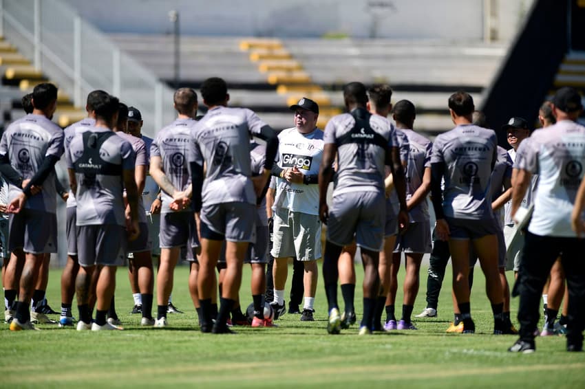 Elenco da Ponte Preta (Foto: Divulgação)