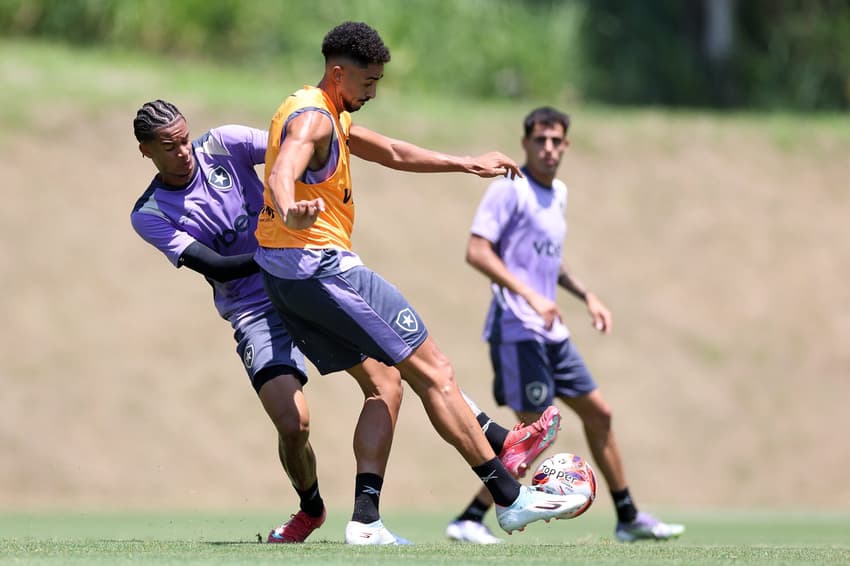 Botafogo em treino no CT Lonier (Foto: Vítor Silva/Botafogo)