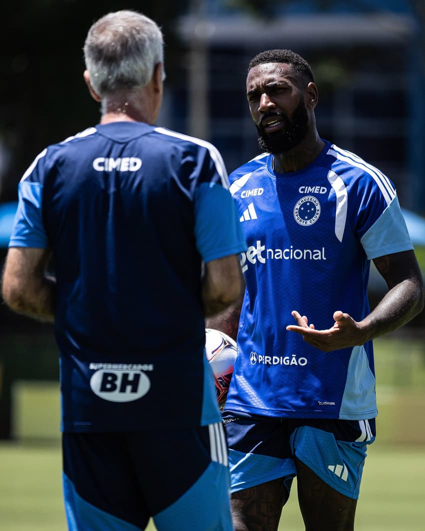 Gerson em treino na Toca (Foto: Gustavo Aleixo/Cruzeiro) 