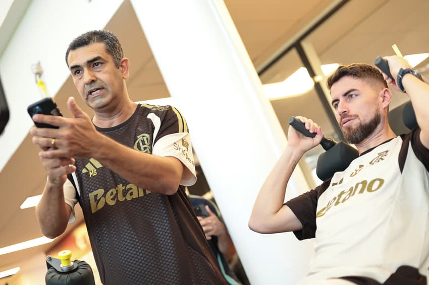 Jorginho na reapresentação do Flamengo em 2026 (Foto: Gilvan de Souza/Flamengo)