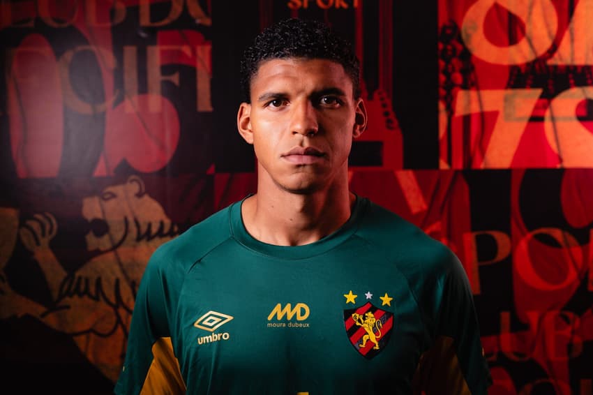 Halls é o novo goleiro do Leão (Foto: Paulo Paiva/ Sport Recife)