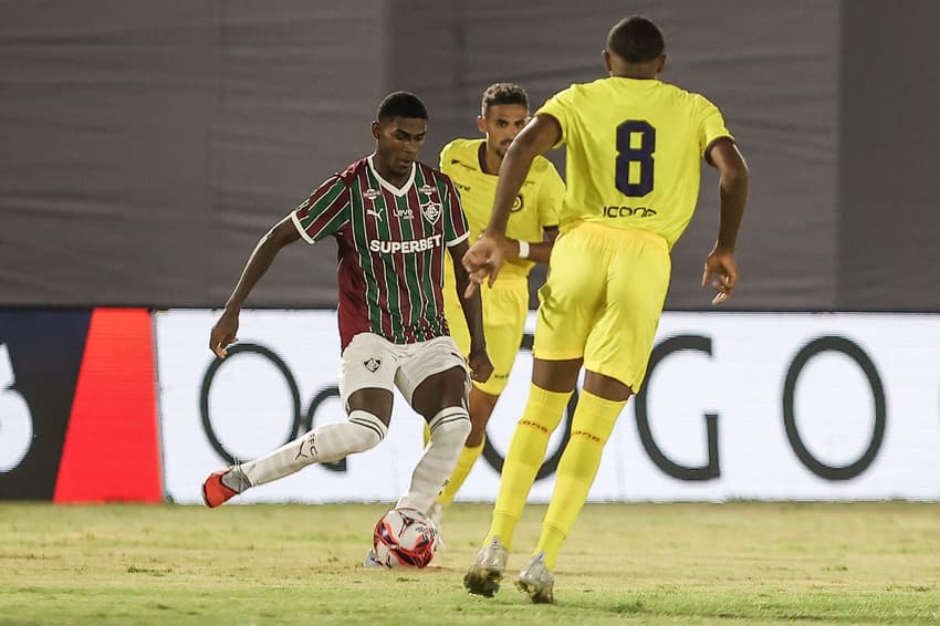 Wallace Davi em ação pelo Fluminense no Carioca 2026 (Foto: Lucas Merçon/ Fluminense FC)