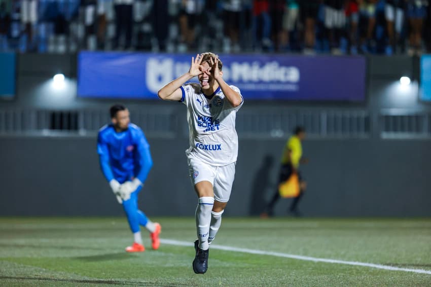 Dell comemora gol do Bahia contra o Bahia de Feira (Foto: Rafael Rodrigues / EC Bahia)