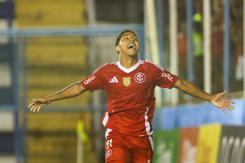 Allex, meia do Internacional