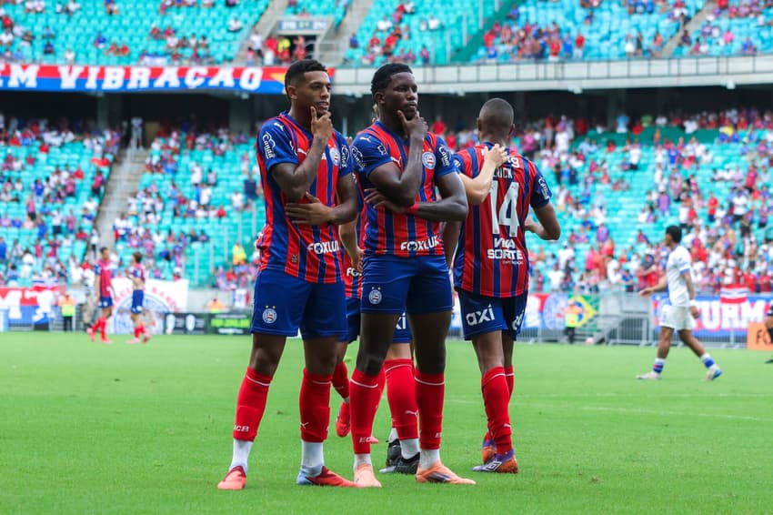 Ruan Pablo e Kauê Furquim comemoram gol do Bahia contra o Galícia (Foto: Rafael Rodrigues / EC Bahia)