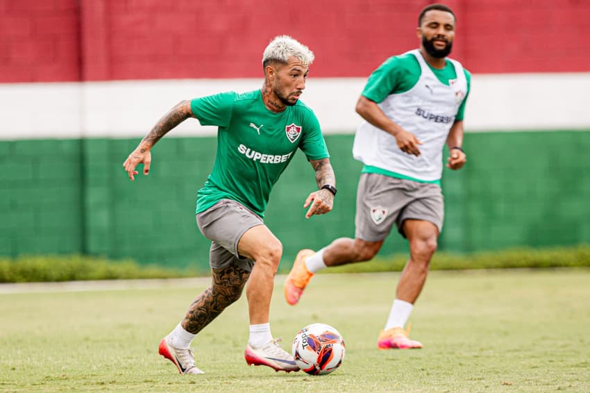 Acosta em ação no treino do Fluminense (Foto: Marina Garcia/ Fluminense FC)