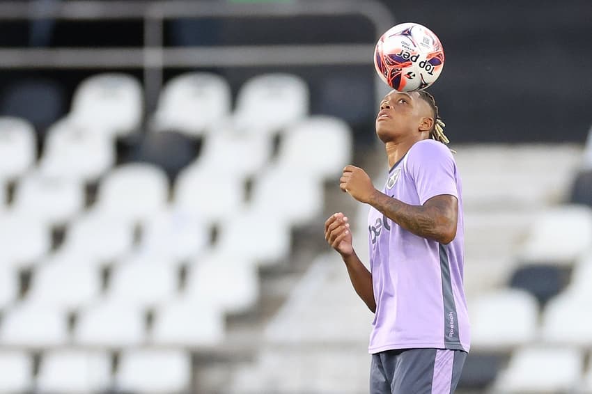 Danilo em treino do Botafogo (Foto: Vítor Silva/Botafogo)