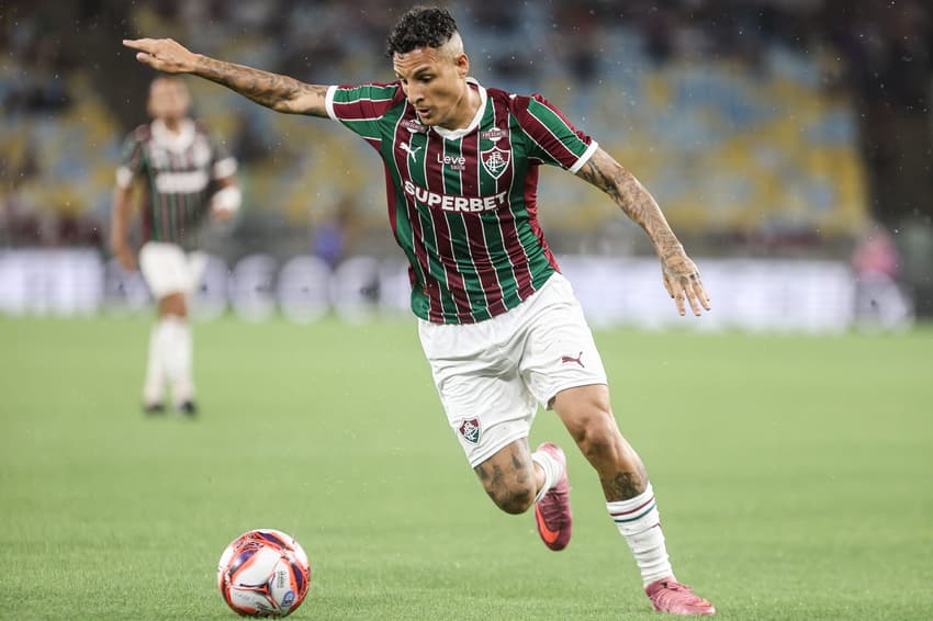 Arana em ação em Fluminense x Flamengo (FOTO: LUCAS MERÇON / FLUMINENSE F.C)