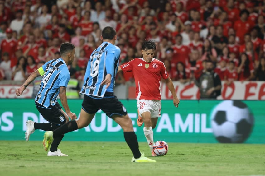 Bernabei, lateral do Internacional