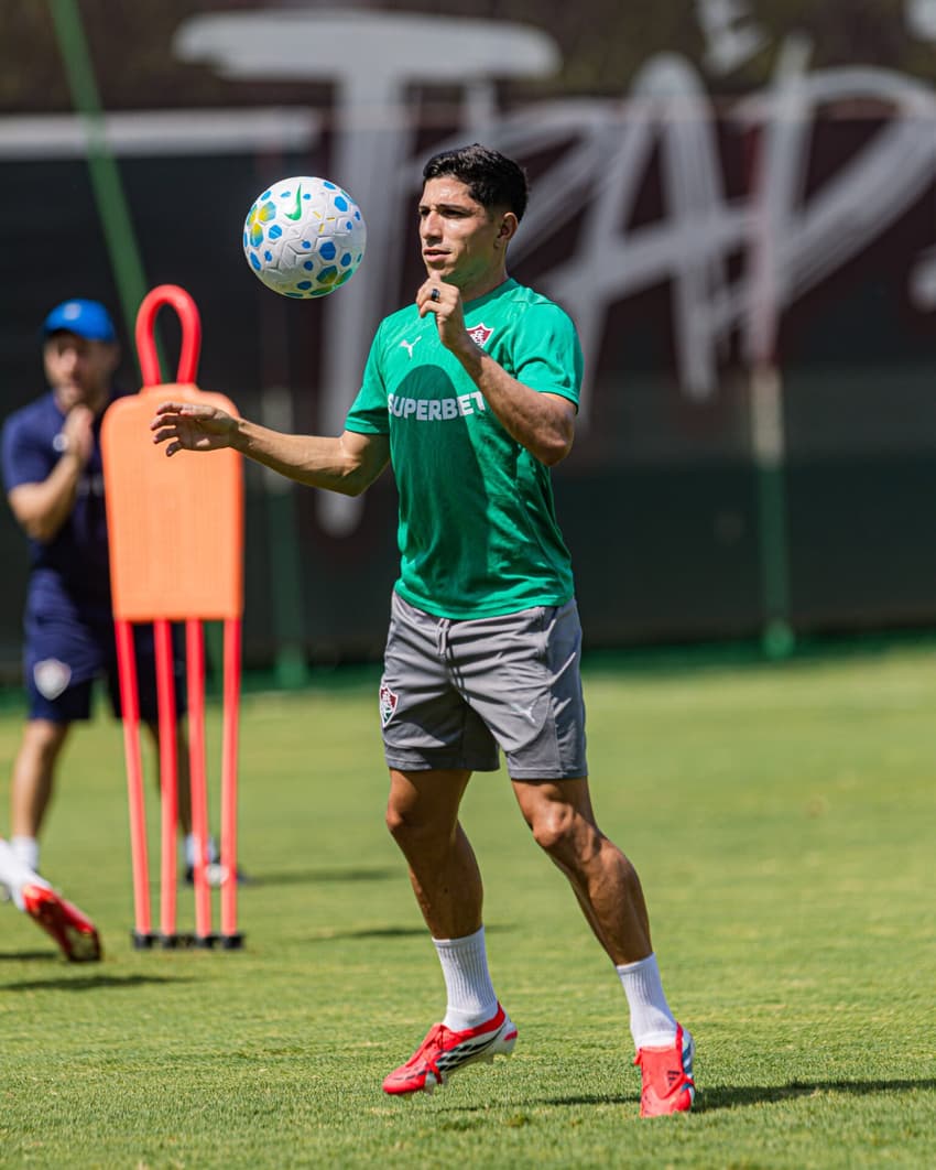 Savarino em treino do Fluminense no CT Carlos Castilho (Foto: Marina Garcia/ Fluminense )