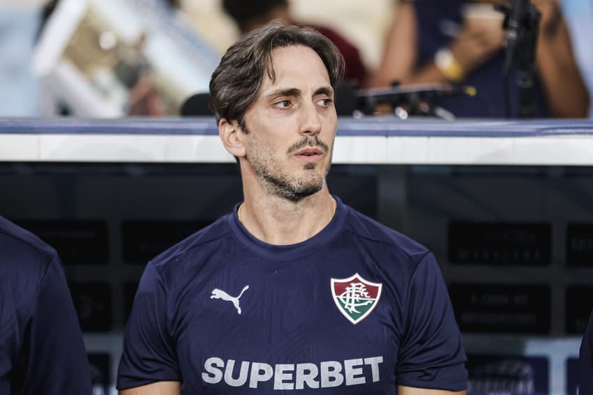 Zubeldía no comando do Fluminense (Foto: Lucas Merçon/ Fluminense FC)