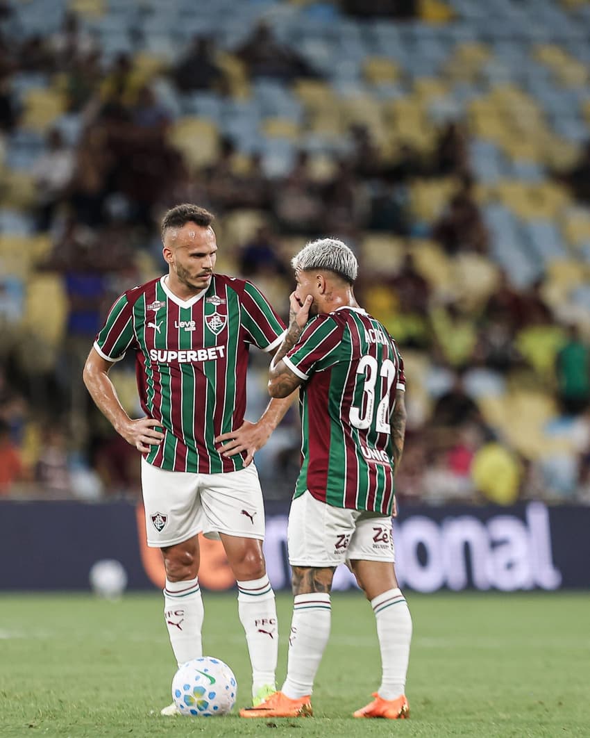 Renê e Acosta em ação pelo Fluminense (Foto: Lucas Merçon/ Fluminense FC)