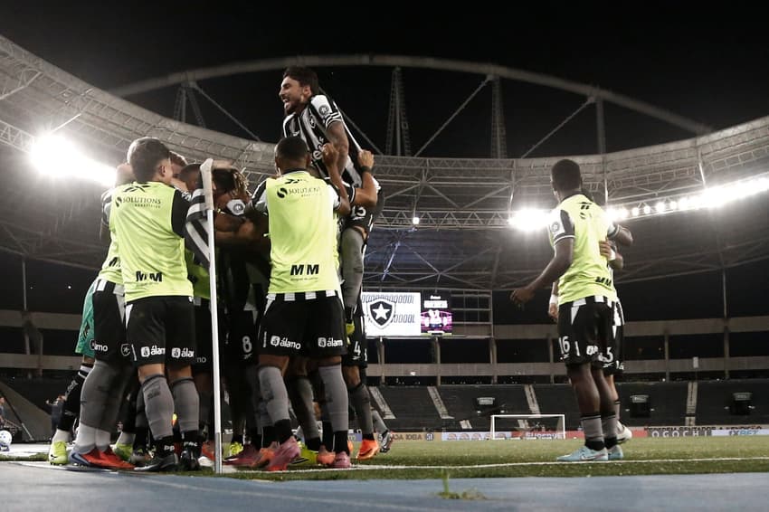 Botafogo goleou o Cruzeiro no Nilton Santos (Foto: Vítor Silva/Botafogo)