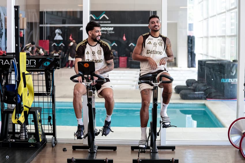 Paquetá e Danilo no Ninho do Urubu (Foto: Divulgação/Flamengo)