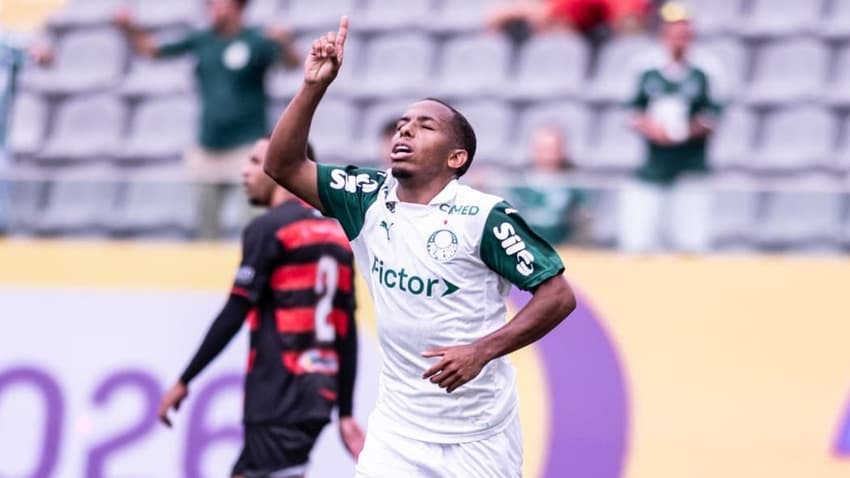 Sorriso, jogador do Palmeiras, comemora gol marcado na Copinha