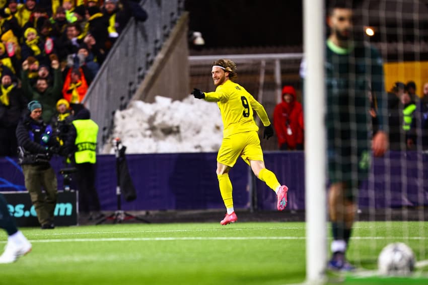 Jogadores do Bodo/Glimt comemorando a vitória contra o Manchester City (Foto: Mats Torbergsen/AFP)