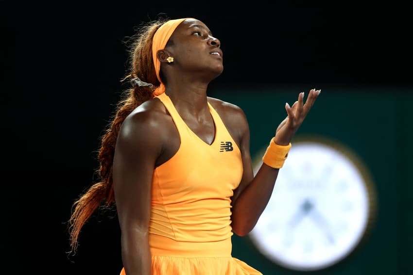 A frustração da americana Coco Gauff na partida contra a ucraniana Elina Svitolina (Foto: IZHAR KHAN / AFP)
