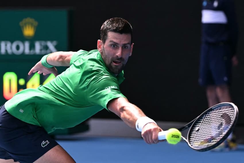 O sérvio Novak Djokovic na vitória sobre o italiano Lorenzo Musetti