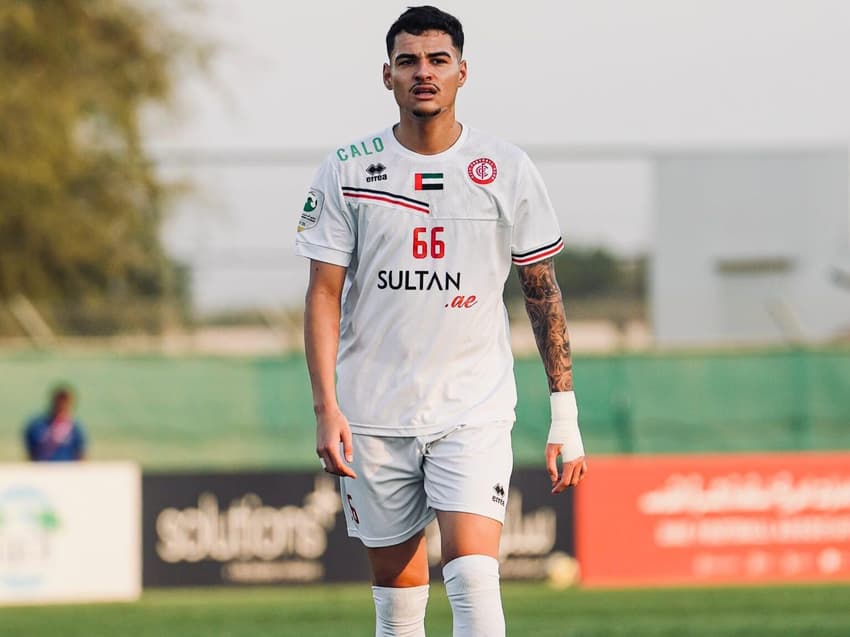 Anderson Júnior em ação pelo Dubai City (Foto: Divulgação)