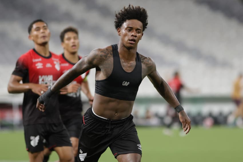 Andraus Athletico Bruninho gol comemoração Paranaense 2026