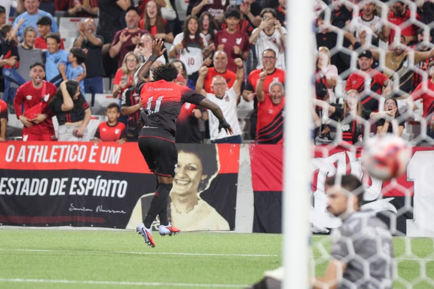 Bruninho gol comemoração Athletico Operário-PR Paranaense 2026