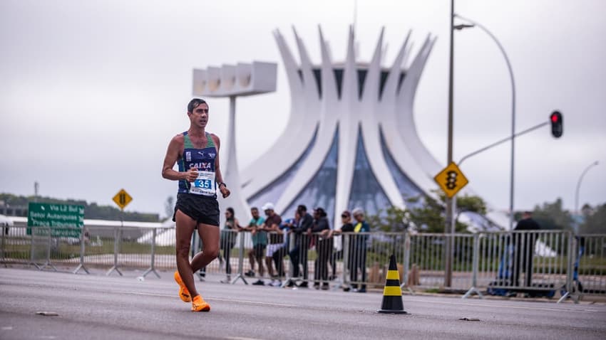 Campeão mundial e medalhista olímpico Caio Bonfim ganha 15º título brasileiro em casa (Foto: Gustavo Alves/CBAt)
