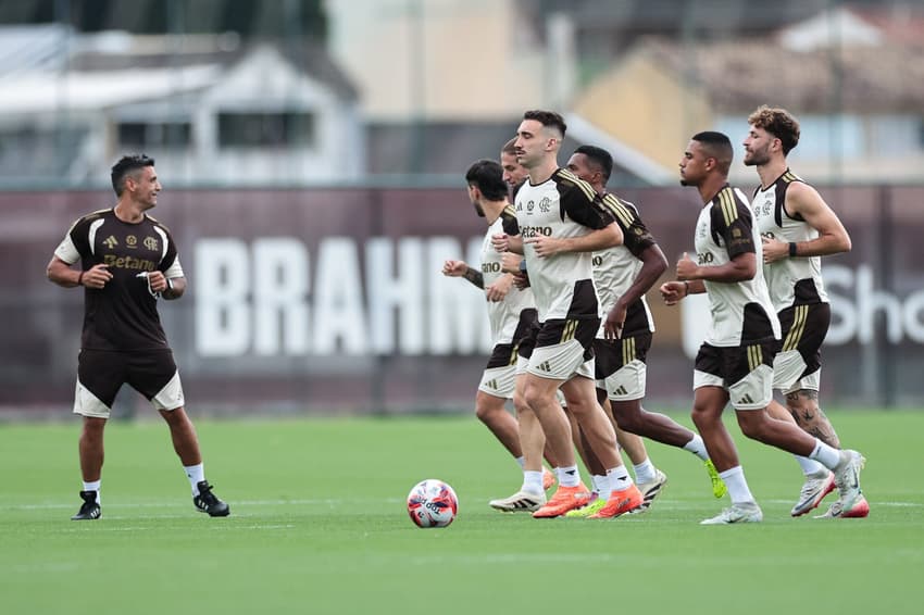 Elenco Flamengo treino