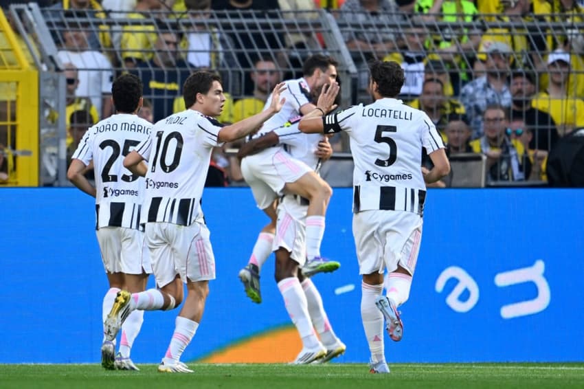 Jogadores da Juventus comemoram gol (Foto: Ina Fassbender/AFP)