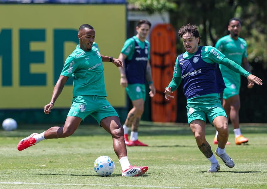 Elenco do Palmeiras em treino na Academia de Futebol (Foto: Fabio Menotti/Palmeiras/by Canon)