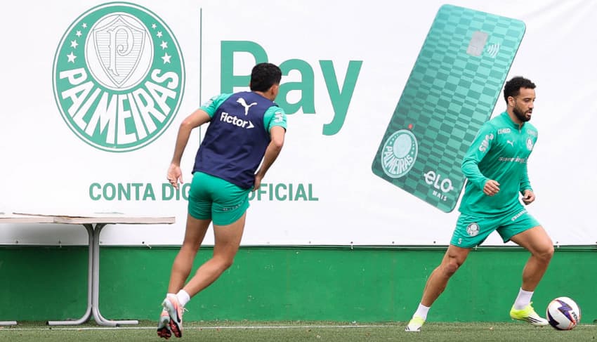 Felipe Anderson durante treinamento do Palmeiras