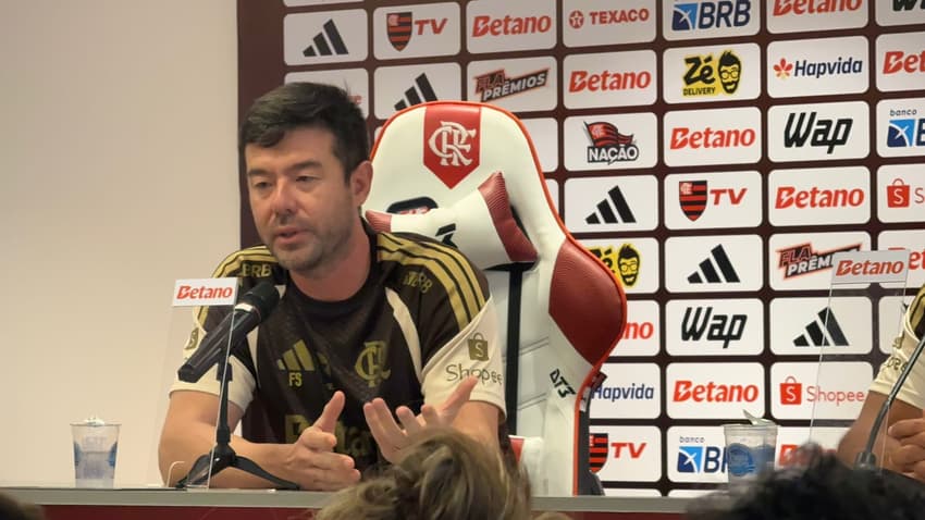 Fernando Sassaki, médico do Flamengo (Foto: Sharon Prais/Lance!)