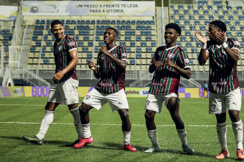 Jogadores do Fluminense comemoram gol contra o Referência, pela Copinha (Foto: Leonardo Brasil/FFC)