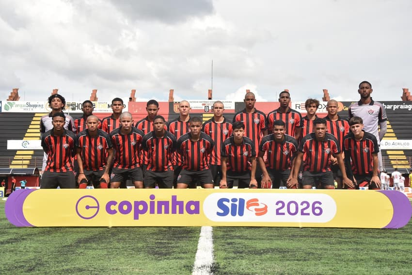 Jogadores do Vitória reunidos antes da estreia na Copinha (Foto: Eduardo Oliveira / @md_photos07)