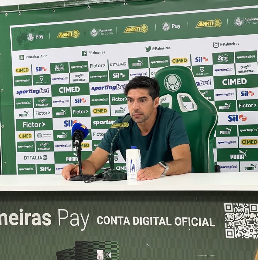Abel Ferreira, técnico do Palmeiras, durante entrevista coletiva (Foto: Foto: Rafaela Cardoso / Lance!)