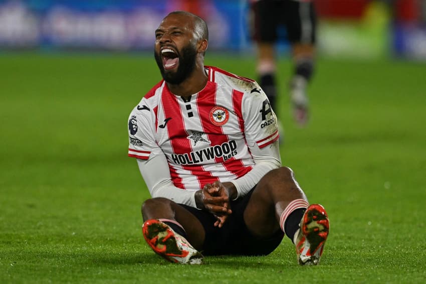 Igor Thiago comemorando gol pelo Brentford (Foto: Glyn Kirk/AFP)