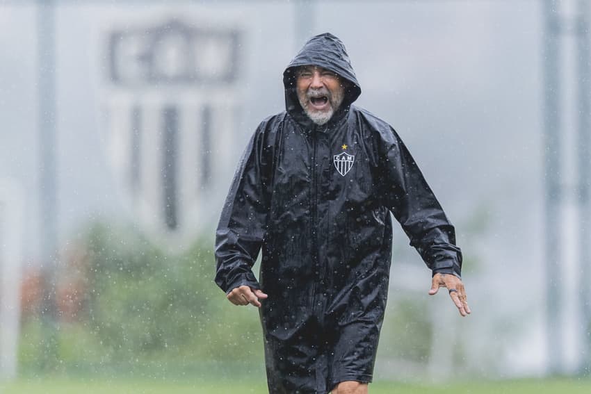 Jorge Sampaoli comanda treino do Galo (Foto: Pedro Souza / Atlético)