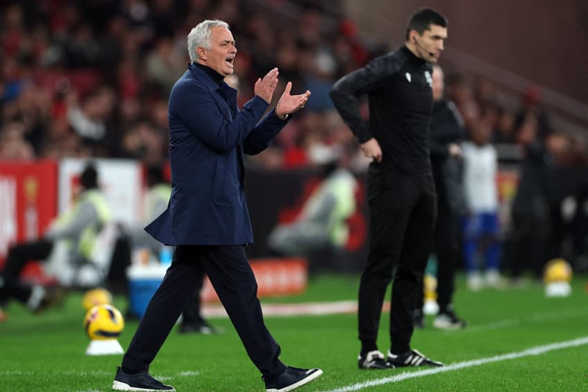José Mourinho é treinador do Benfica (Foto: PATRICIA DE MELO MOREIRA / AFP)
