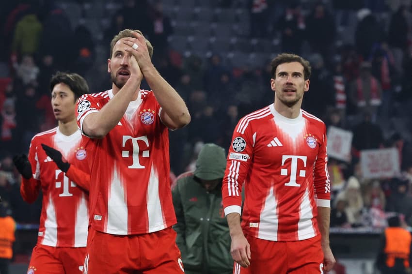Harry Kane (à esquerda) e Leon Goretzka (à direita) comemoram a vitória do do Bayern de Munique, sobre o Royale Union St-Gilloise, em partida válida pela Champions League 2025/26 (Foto: Karl-Josef Hildenbrand/AFP)