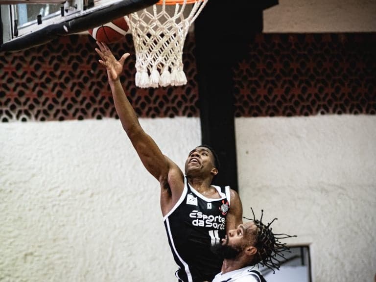 Corinthians derrotou o Vasco em São Januário (Foto: Maurício Almeida/Vasco)