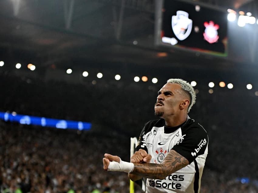 Matheuzinho vibra após gol com sua contribuição na final da Copa do Brasil (Foto: Andrão Fabiano / Código 19 / Gazeta Press)