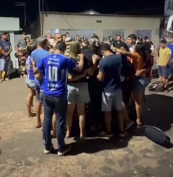 Ônibus com time do Águia se envolveu em acidente com caminhão. (Foto: Reprodução/ Internet)