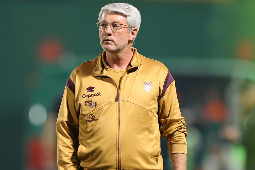 Odair Hellmann Chapecoense Athletico Série B