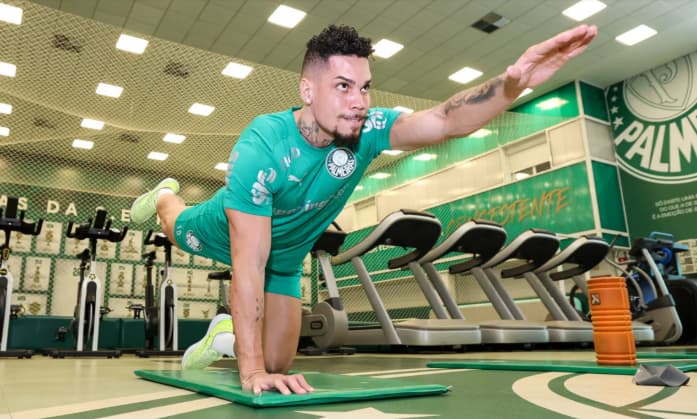 Paulinho, atacante do Palmeiras