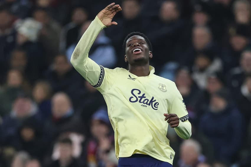 Pela Premier League, o Everton venceu o Aston Villa por 1 a 0 (Foto: Darren Staples / AFP)