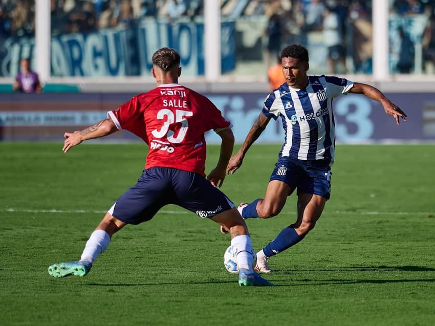 Rick Jhonatan em ação pelo Talleres (Foto: Divulgação/Talleres)