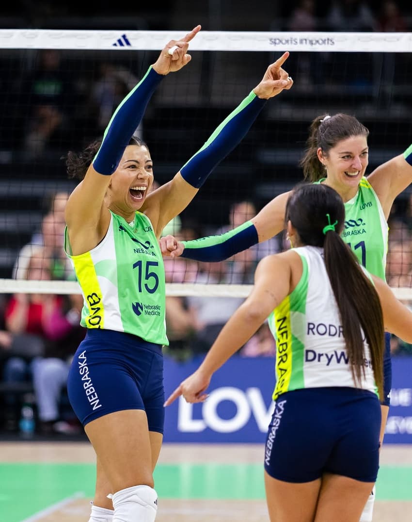 Carol em partida do Nebraska na LOVB (Foto: Reprodução/ Instagram)
