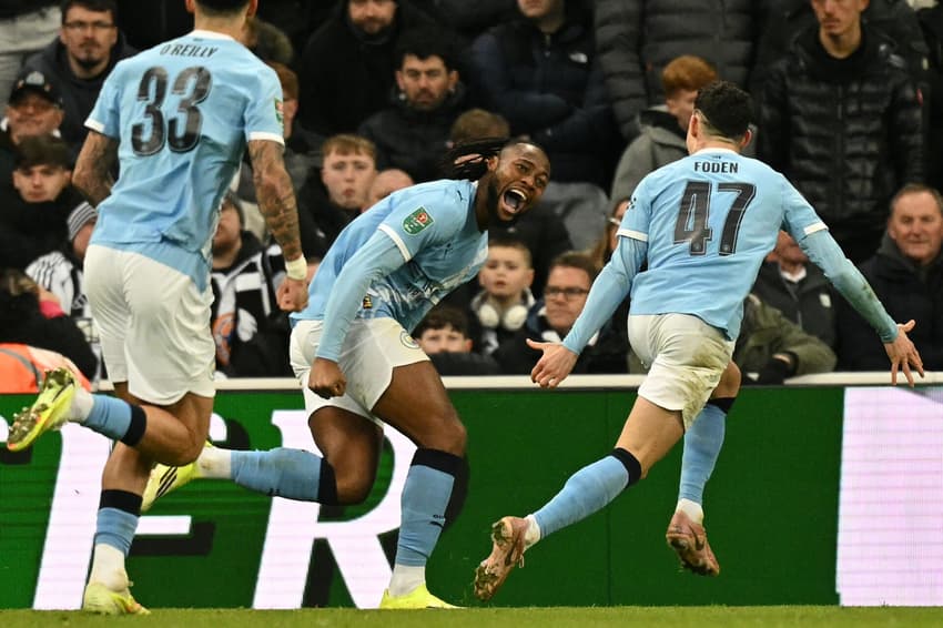 Semenyo comemorando o gol marcado no duelo entre Manchester City e Newcastle (Foto: Oli Scarff/AFP)